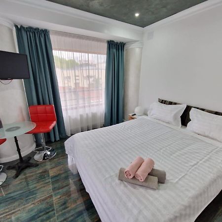 Kpm Downtown Apartments Bucarest Esterno foto