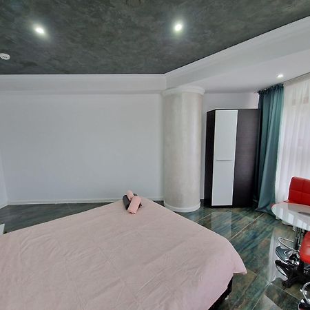 Kpm Downtown Apartments Bucarest Esterno foto