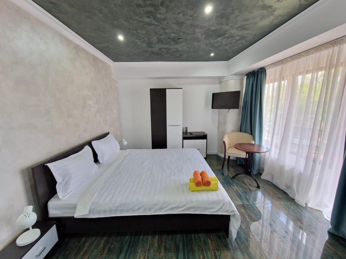 Kpm Downtown Apartments Bucarest Esterno foto