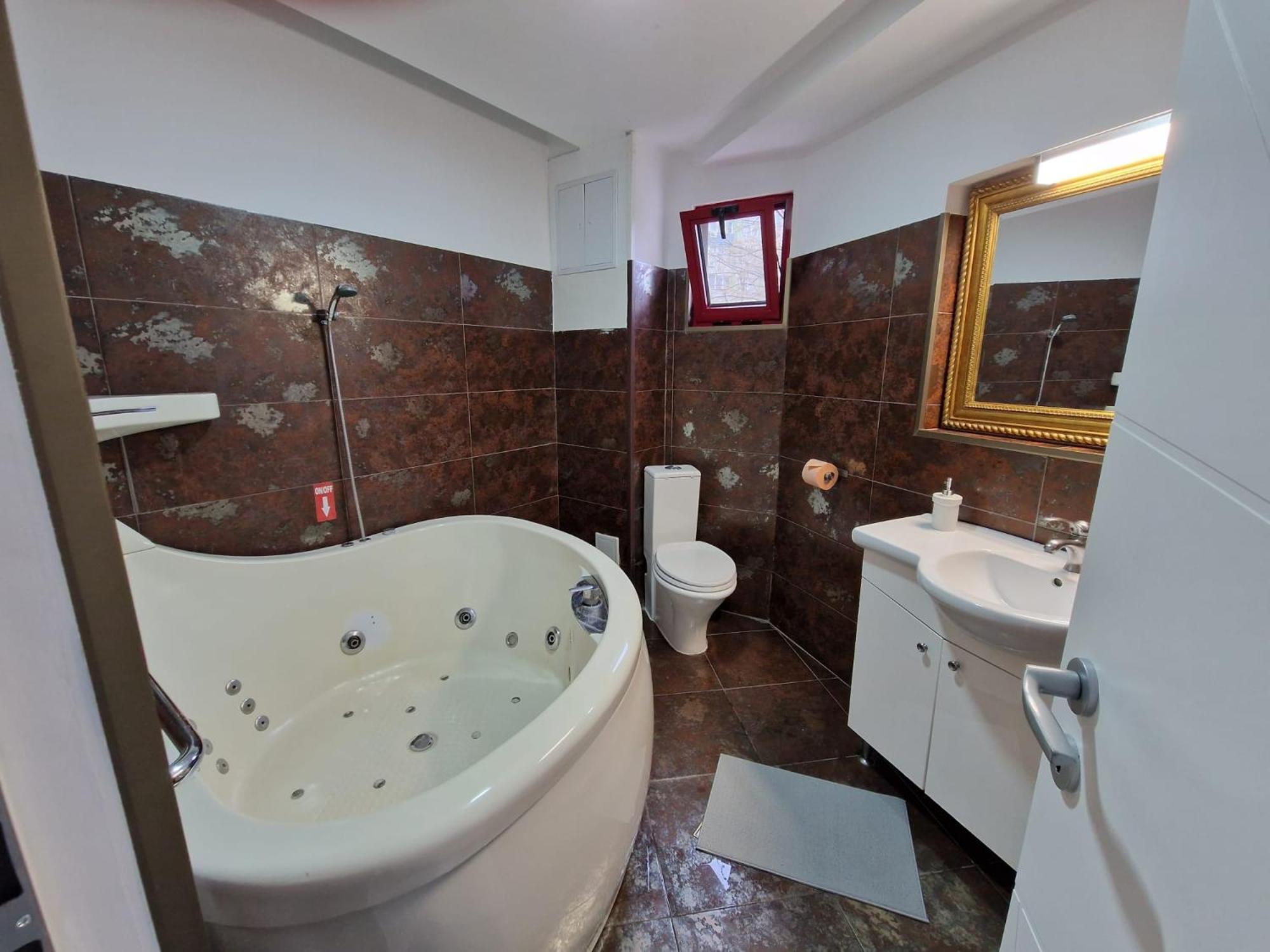 Kpm Downtown Apartments Bucarest Esterno foto